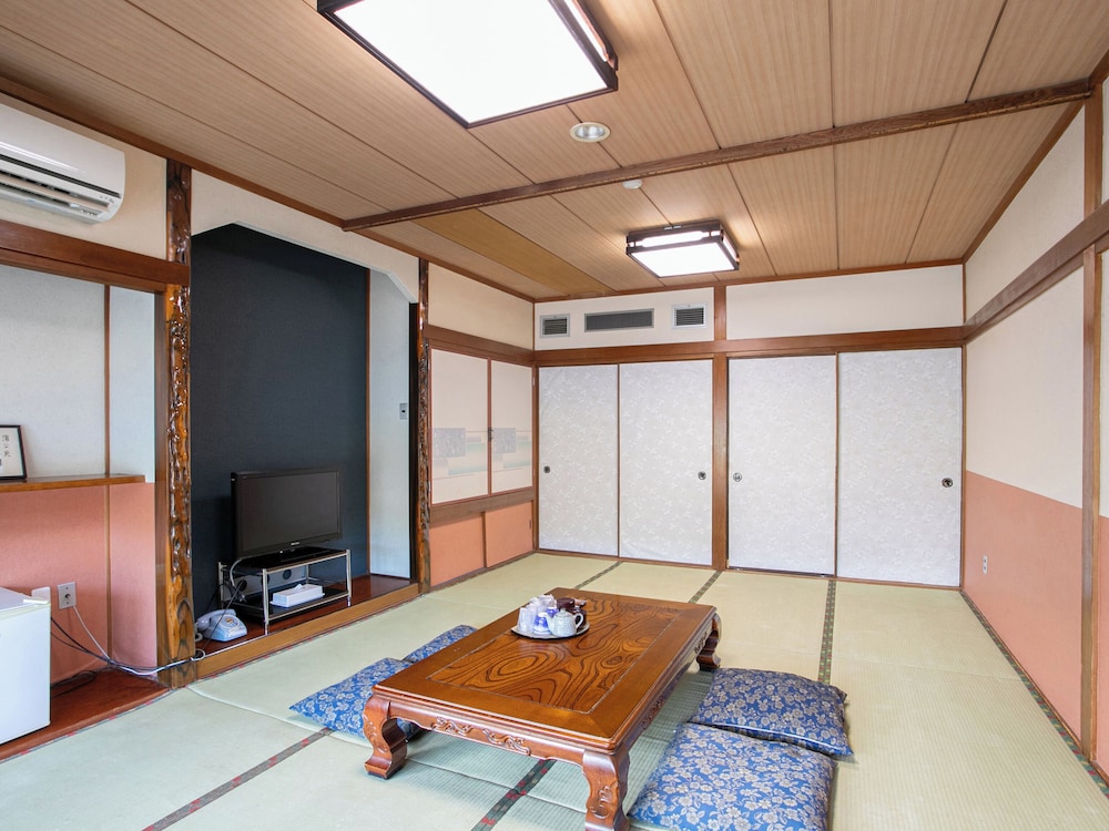 【禁煙】和室(トイレ付き、バス共用) 客室2 | ホテル花景色