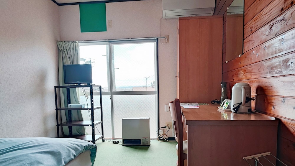 エコノミールーム セミダブルベッド 1 台 禁煙 客室2 | ホテル フロンティア