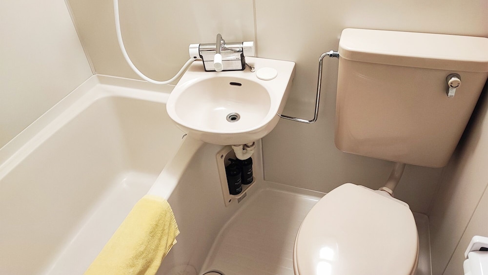 エコノミールーム セミダブルベッド 1 台 禁煙 バスルーム0 | ホテル フロンティア