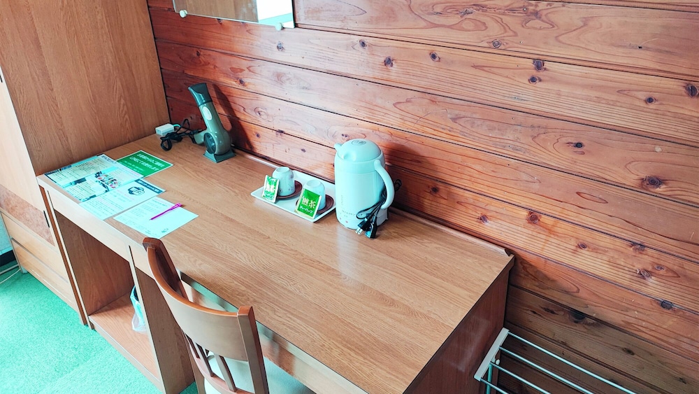 エコノミールーム セミダブルベッド 1 台 禁煙 客室4 | ホテル フロンティア