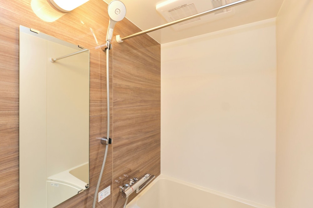 A (2名収容) 禁煙 バスルーム1 | Le Cocon Nakarokugo by Tranova