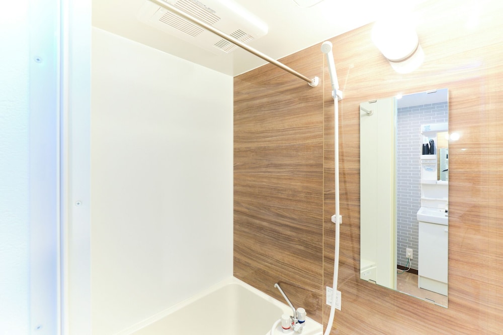 B (2名収容) 禁煙 バスルーム2 | Le Cocon Nakarokugo by Tranova