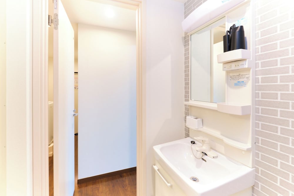 B (2名収容) 禁煙 バスルーム4 | Le Cocon Nakarokugo by Tranova