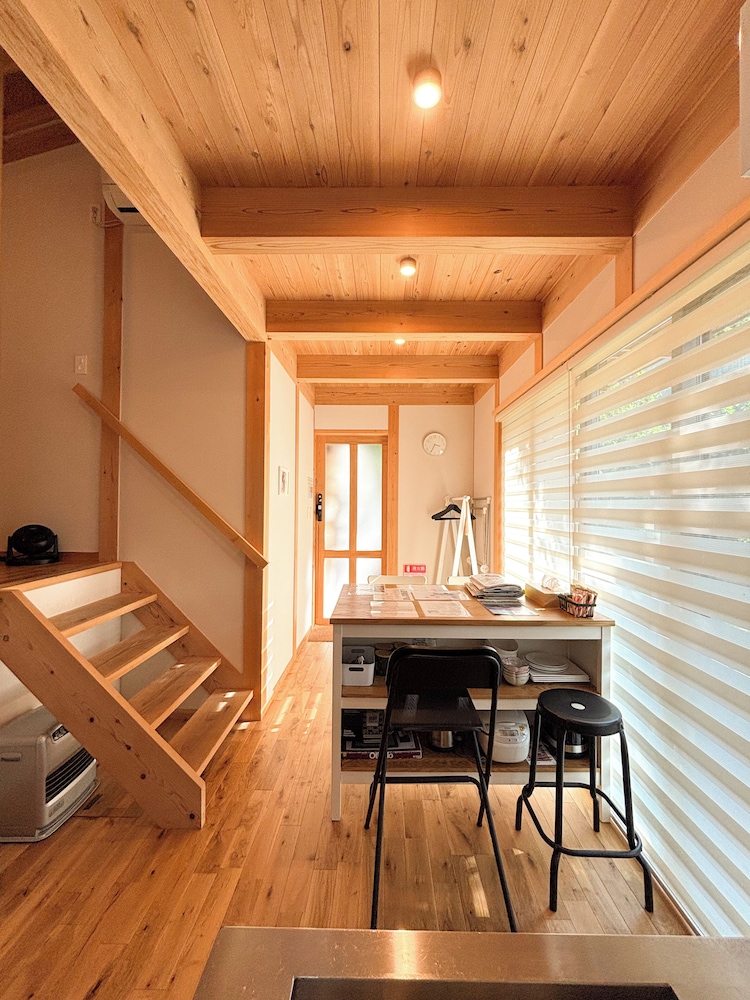 客室1 | クロスフィットおおとよストレングス「タイニーハウス」