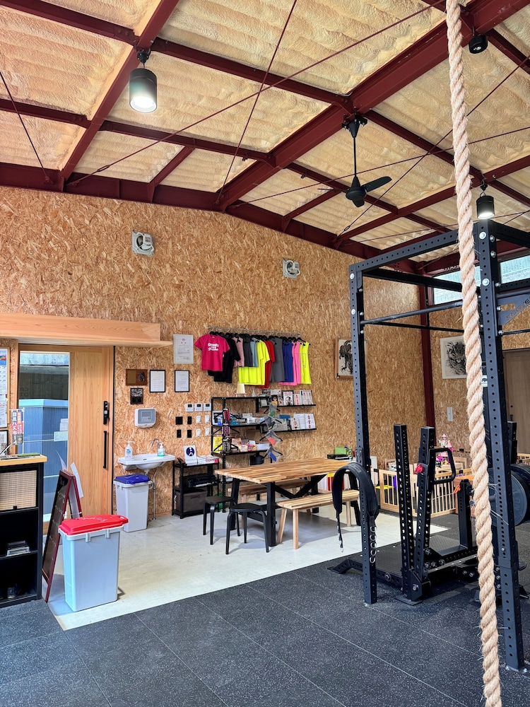 フロント1 | CrossFit Otoyo Strength 宿泊棟タイニーハウス フロント1 | CrossFit Otoyo Strength 宿泊棟タイニーハウス