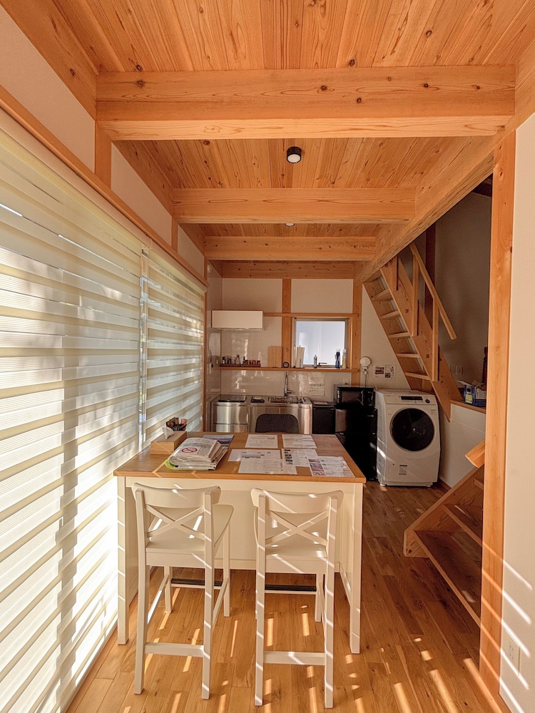 客室1 | CrossFit Otoyo Strength 宿泊棟タイニーハウス