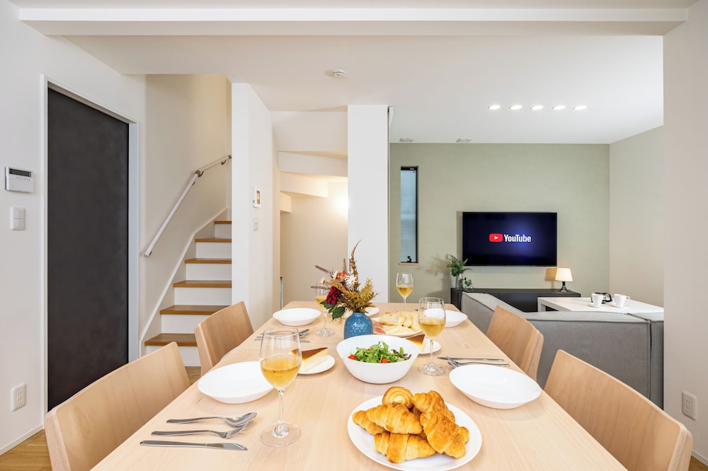 ファミリー ハウス | Modern Japan 東京浅草 east