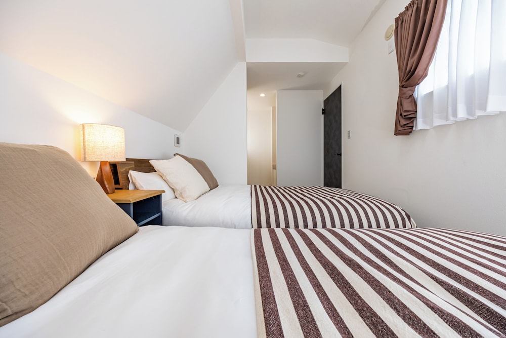 ファミリー ハウス 客室18 | Modern Japan 東京浅草 east