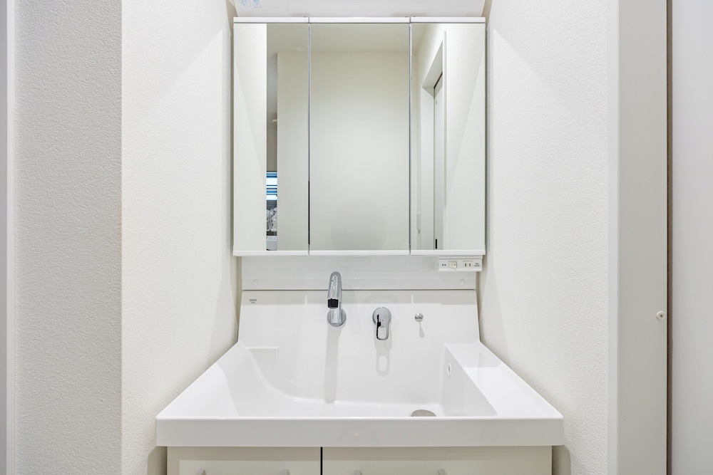 ファミリー ハウス バスルーム7 | Modern Japan 東京浅草 east