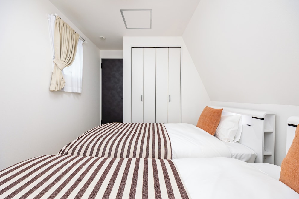 ファミリー ハウス 客室28 | Modern Japan 東京浅草 east