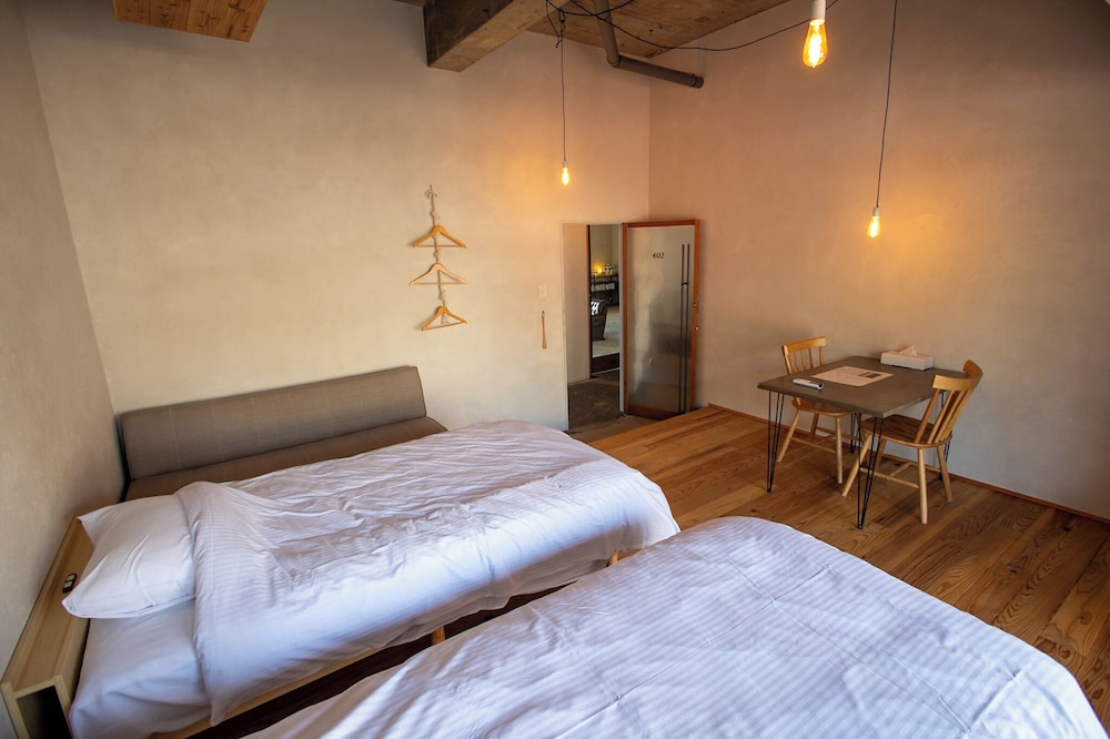 スーペリア ツインルーム 禁煙 共用バスルーム 客室1 | Cabin