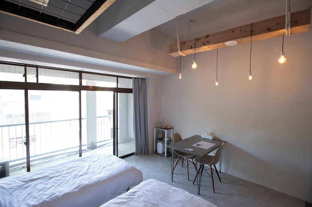 コンフォート ツインルーム 禁煙 共用バスルーム 客室2 | Cabin