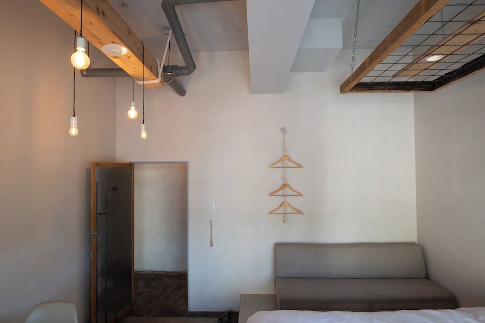 コンフォート ツインルーム 禁煙 共用バスルーム 客室1 | Cabin