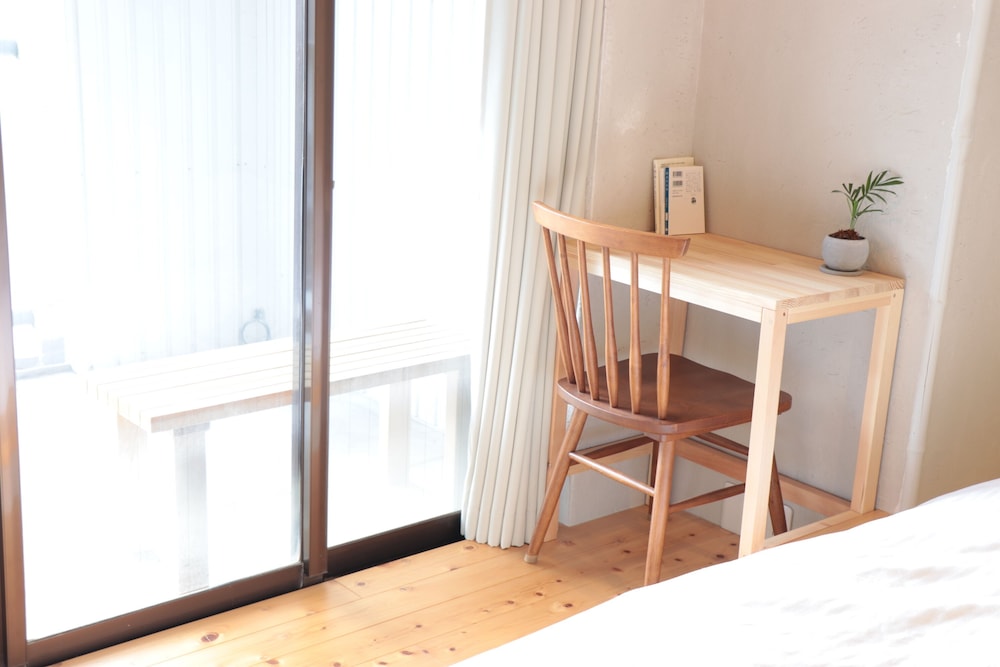 ベーシック ツインルーム 禁煙 共用バスルーム 客室4 | Cabin