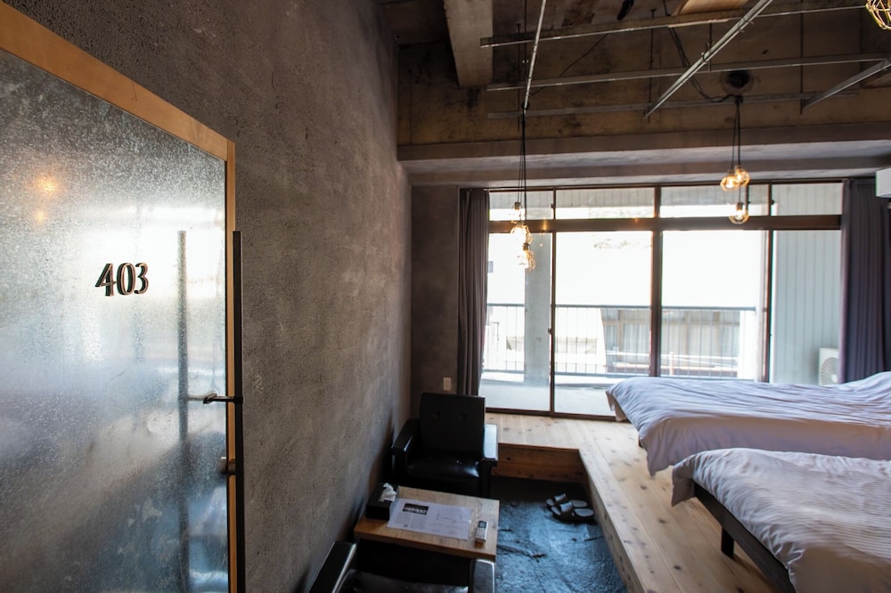 ツインルーム 禁煙 共用バスルーム 客室8 | Cabin