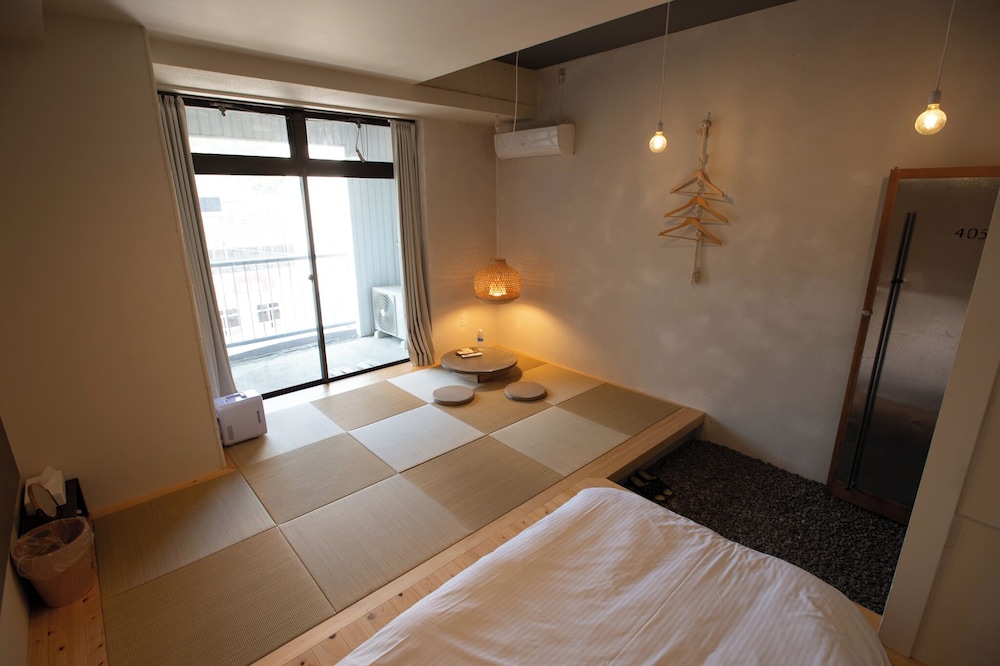 デザイン ツインルーム 禁煙 共用バスルーム | Cabin