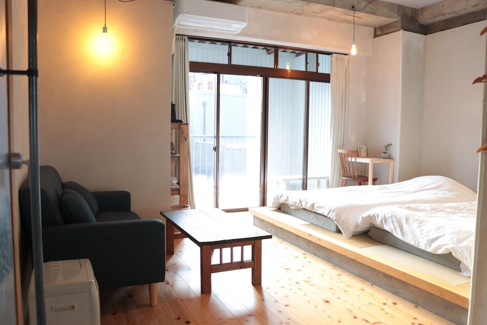 ベーシック ツインルーム 禁煙 共用バスルーム | Cabin