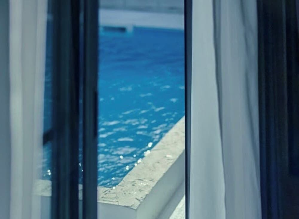 ヴィラ プライベートプール ビーチサイド (No. 2) 客室13 | RYUKYU BREEZE