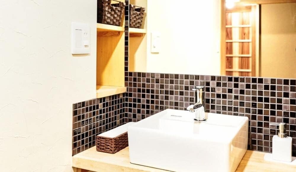 デラックス ダブルルーム バスルーム5 | Kokonoe Machiya