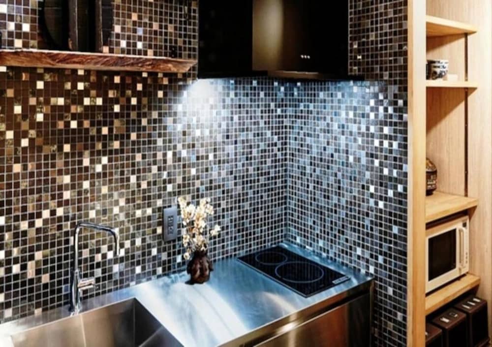 デラックス ダブルルーム 共用キッチン1 | Kokonoe Machiya