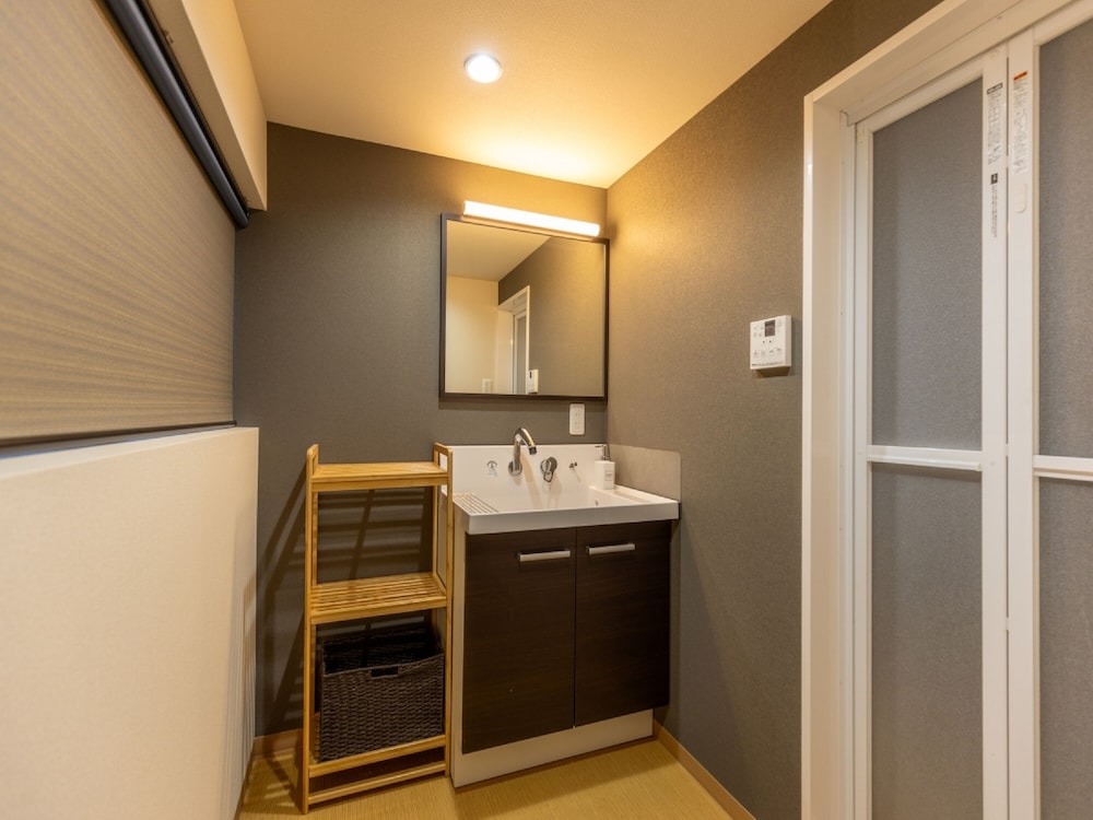 菊の間 (10畳+7.5畳+5畳) [バス·トイレ付 / 禁煙] 客室の設備とサービス0 | 虎屋別館