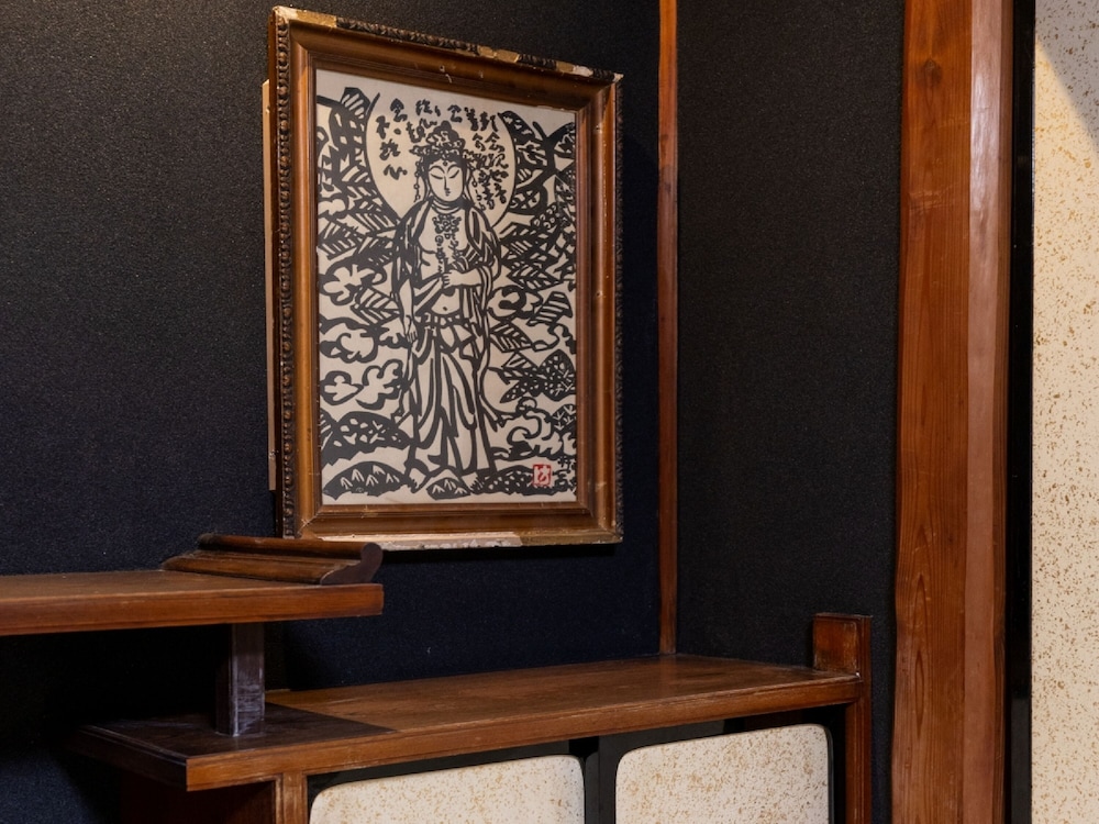 東の間 (8畳+6畳) [バス·トイレ別 / 禁煙] 客室1 | 虎屋別館