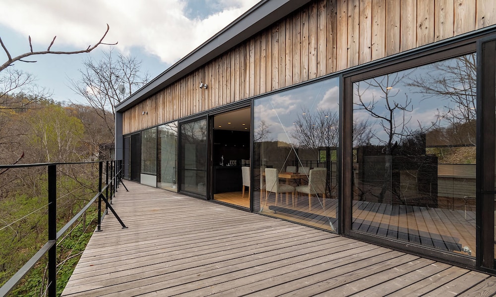 ハウス 4 ベッドルーム バルコニー1 | Escarpment House by H2 Life