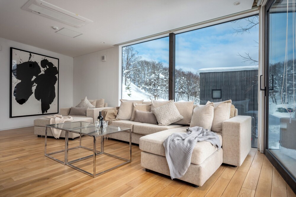 ハウス 4 ベッドルーム リビングルーム1 | Escarpment House by H2 Life