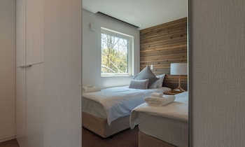 Escarpment House by H2 Life