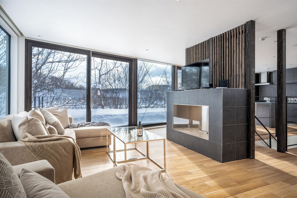 ハウス 4 ベッドルーム リビングルーム3 | Escarpment House by H2 Life