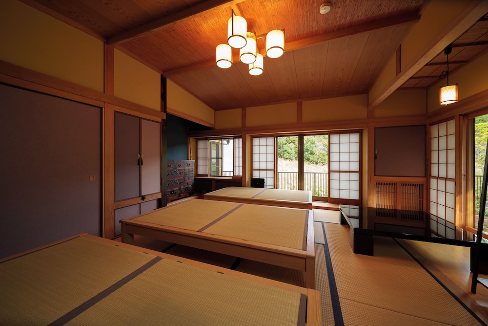 ルーム 禁煙 客室11 | Yufuin Geihinkan Torigoebettei