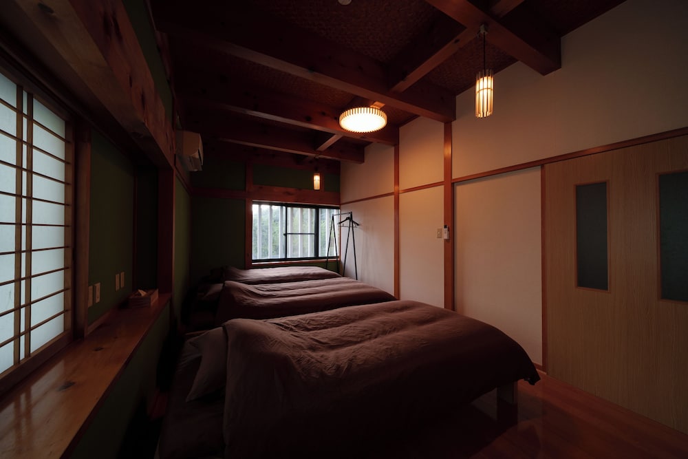 ルーム ベッド (複数台) 禁煙 客室4 | 由布院迎賓館 蔵