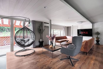 THE ELYSIAN RETREAT