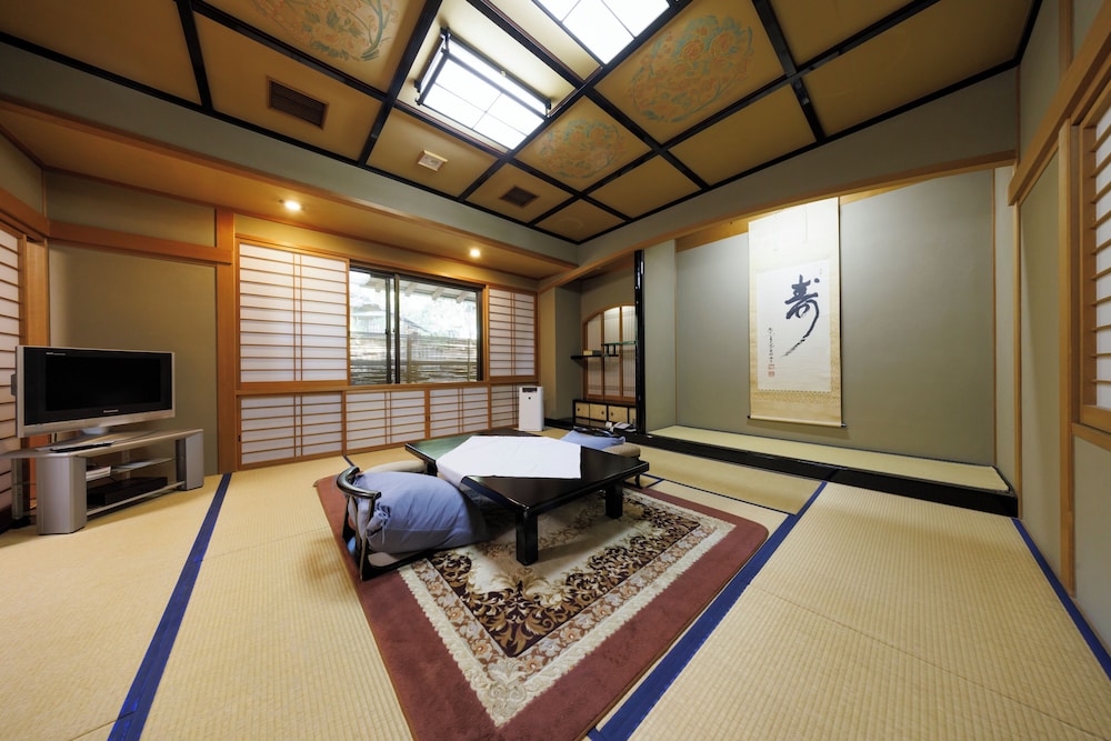 スーペリア ルーム 客室1 | 四季亭