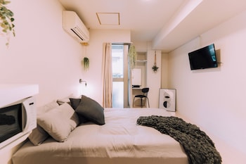 Minimalist Loft 1001