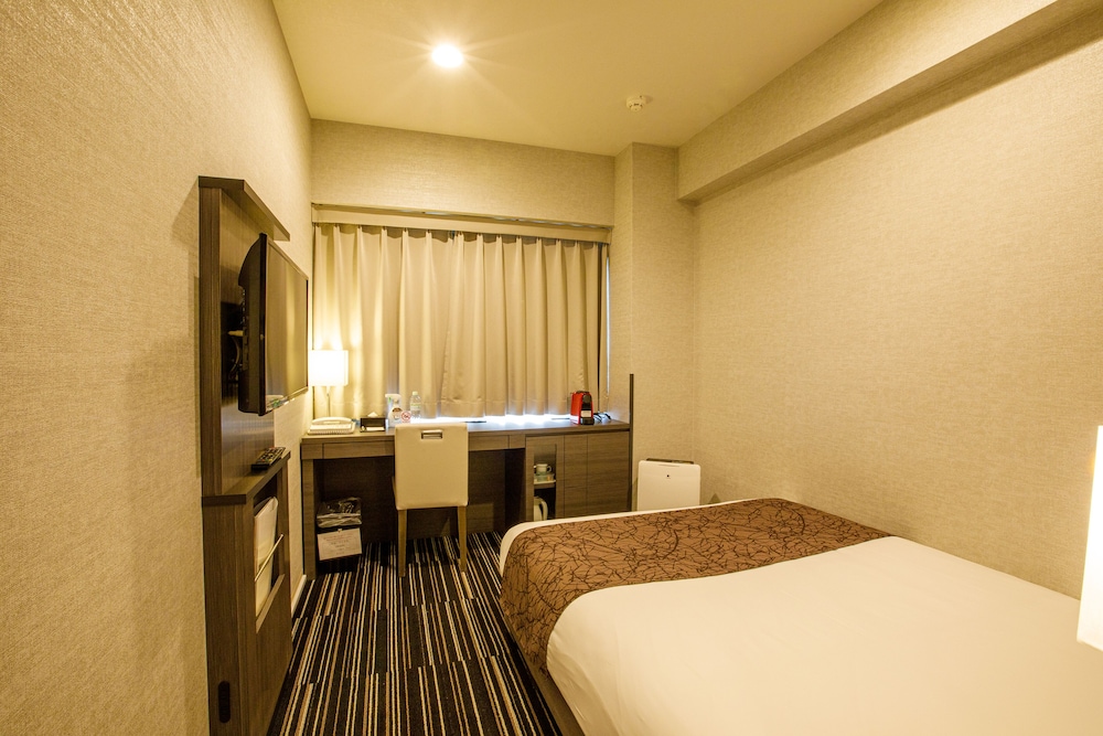 ベーシック ダブルルーム セミダブルベッド 1 台 | ホテルサンルート福知山