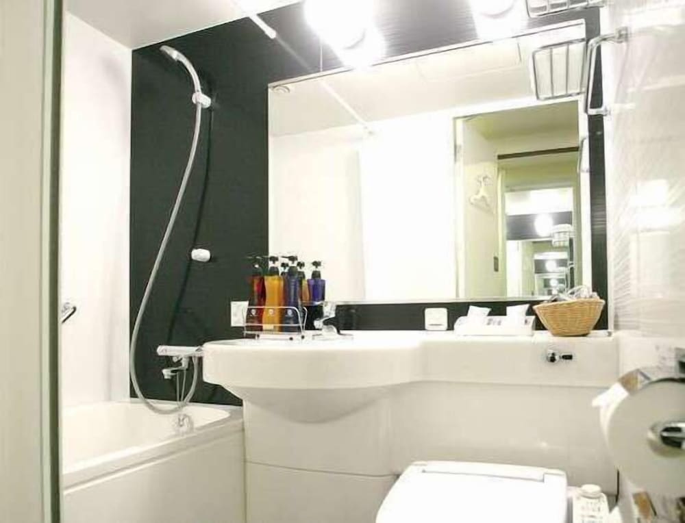 ベーシック ダブルルーム ダブルベッド 1 台 禁煙 バスルーム1 | ホテルサンルート福知山