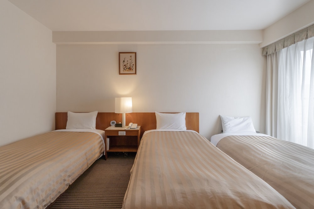 ツインルーム 禁煙 (with Extra bed) 客室2 | ホテルギンモンド京都