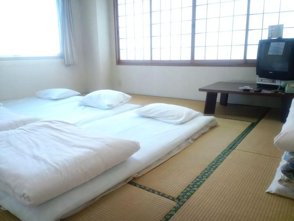 和室 8畳 喫煙可 | 別府駅前 ホテルはやし