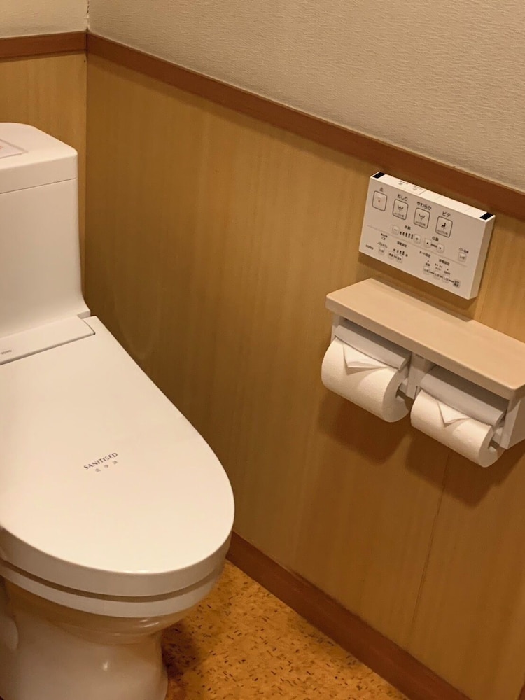 素泊まり ※部屋タイプ選択不可(低層階・景観無) 補高便座0 | 三朝薬師の湯 万翆楼