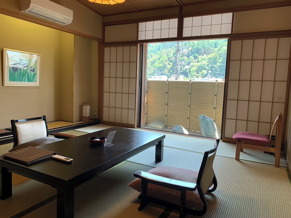 素泊まり ※部屋タイプ選択不可(低層階・景観無) | 三朝薬師の湯 万翆楼