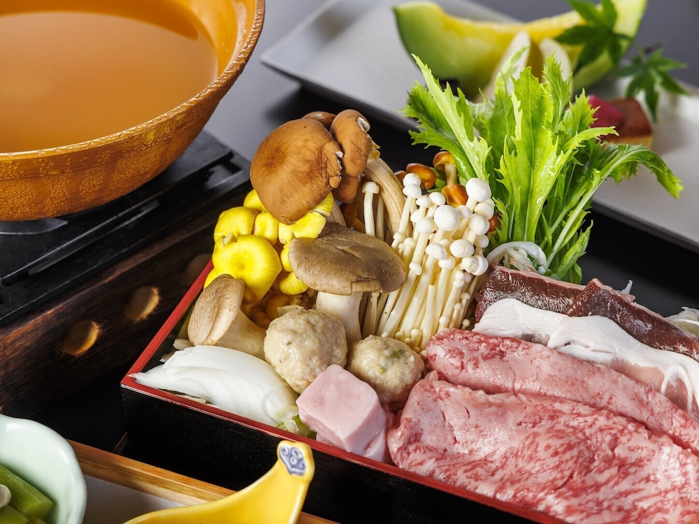 会席料理 (夕朝食付) 本館 和室ツイン バスなし (お子様不可) 禁煙 客室2 | 箱根小涌園 三河屋旅館