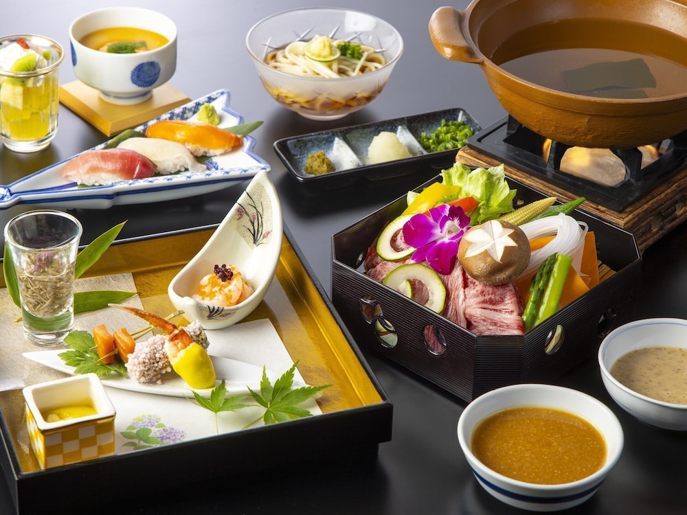 会席料理 (夕朝食付) 本館 和室ツイン バスなし (お子様不可) 禁煙 | 箱根小涌園 三河屋旅館