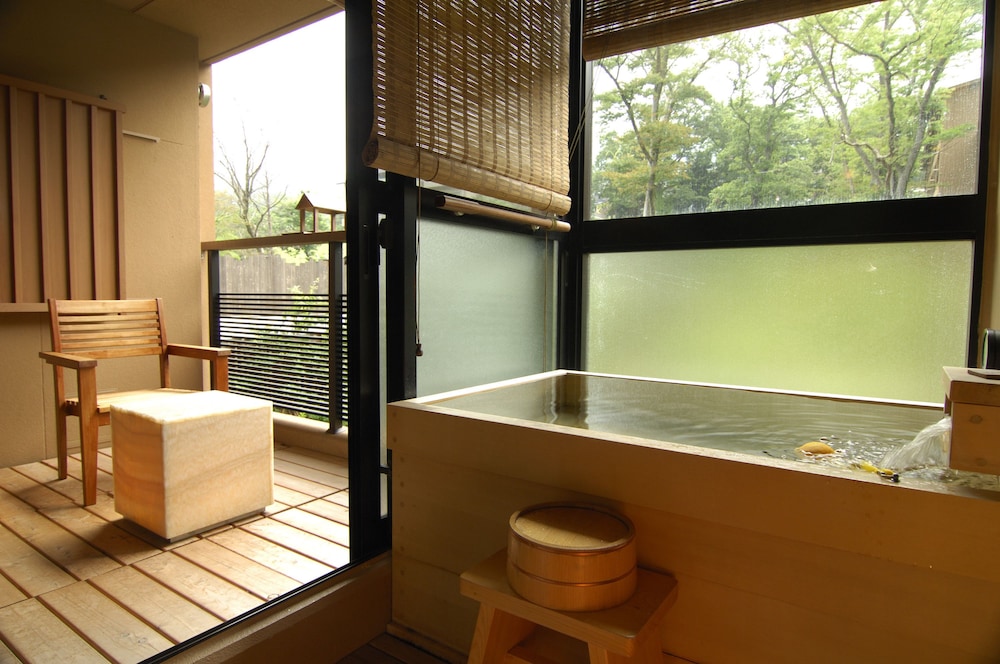 【半露天風呂付】洋室ツイン36平米 バスルーム0 | 箱根強羅温泉 季の湯 雪月花