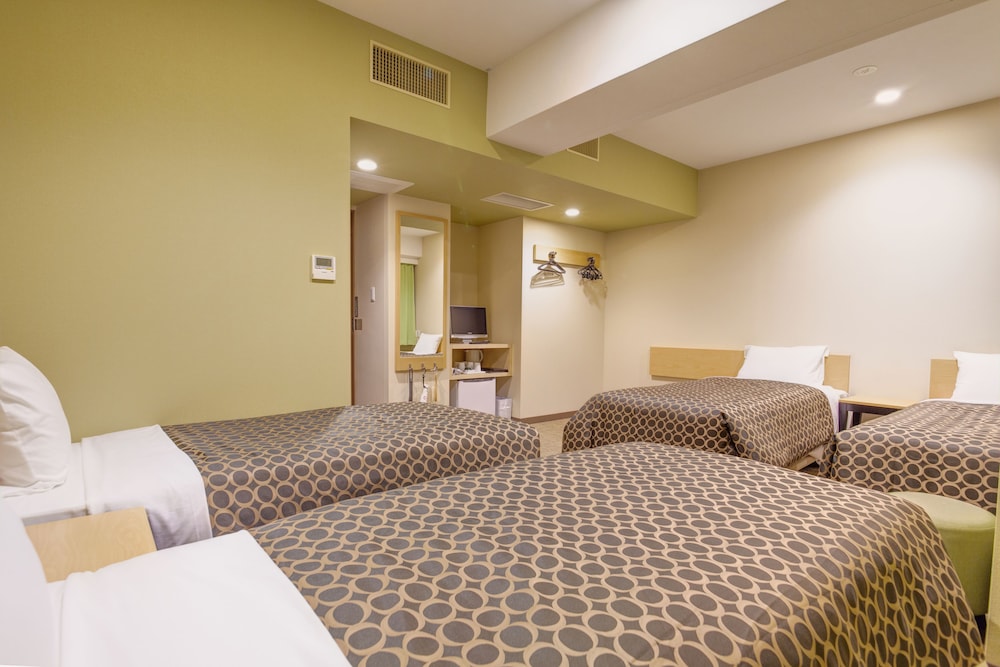 天然温泉（サウナ）特典付き！デラックスルーム 3名利用 【イーストタワー】 | COMMUNITY&SPA 那覇セントラルホテル