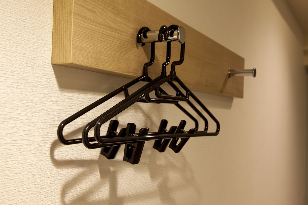 天然温泉（サウナ）特典付き！セミダブルルーム 【イーストタワー】 客室の設備とサービス1 | COMMUNITY&SPA 那覇セントラルホテル