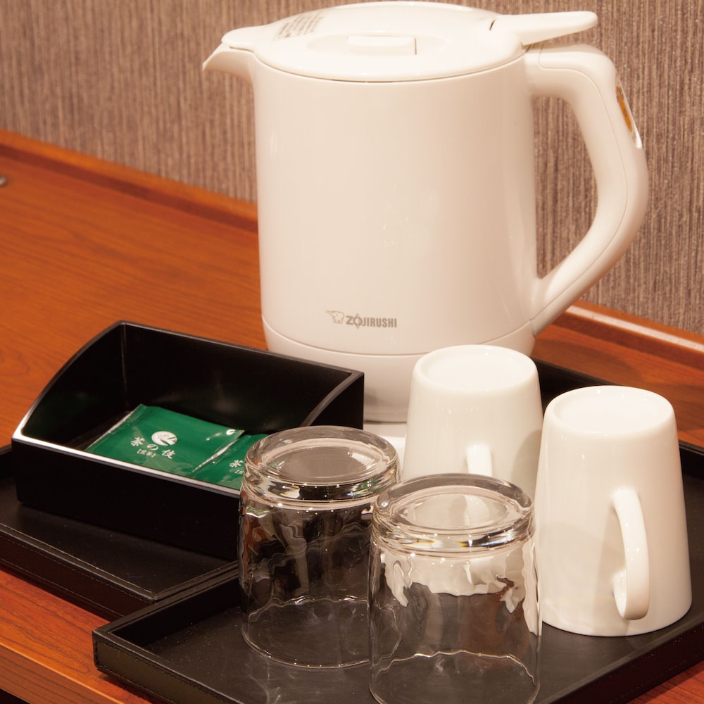 天然温泉（サウナ）特典付き！パーシャルハリウッドツインルーム 4名利用【メインタワー】 客室の設備とサービス1 | COMMUNITY&SPA 那覇セントラルホテル