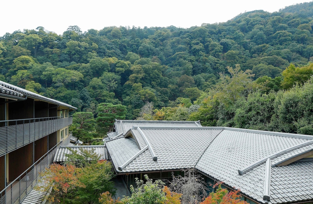 ルーム シングルベッド 2 台 禁煙 バルコニー (View) 客室3 | 翠嵐 ラグジュアリーコレクションホテル 京都