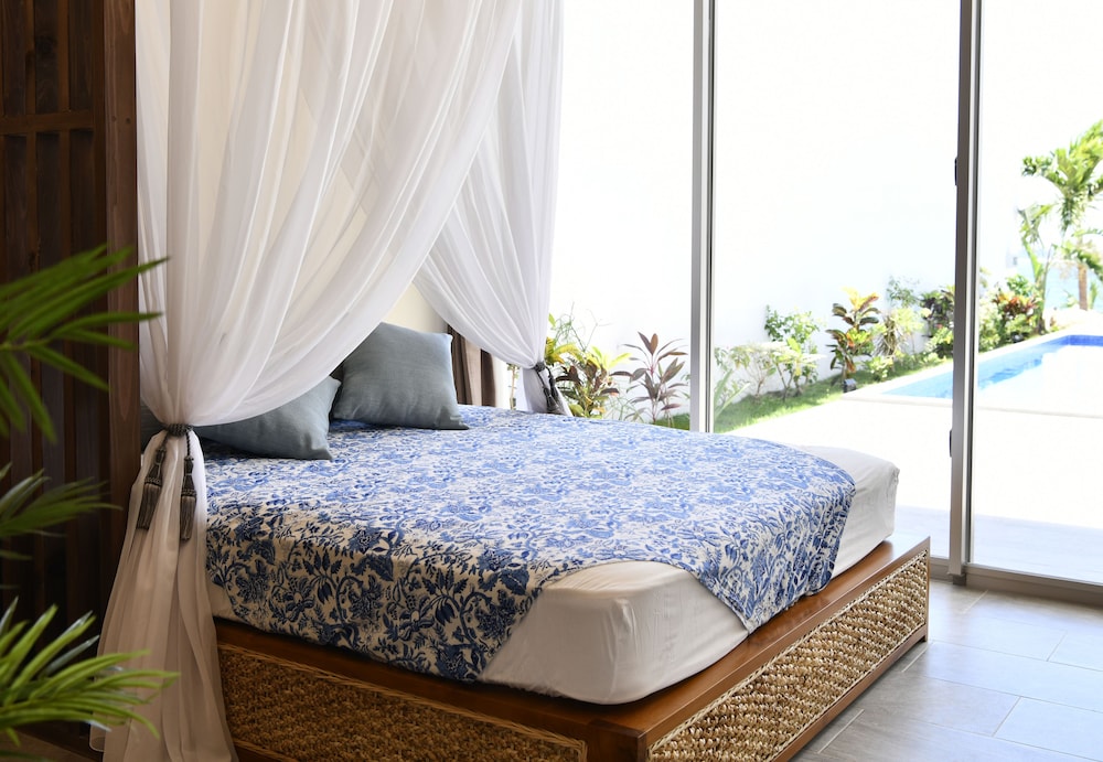 ヴィラ 1 ベッドルーム プライベートプール オーシャンビュー リビングルーム0 | フェリスヴィラスイート 宮古島 上野