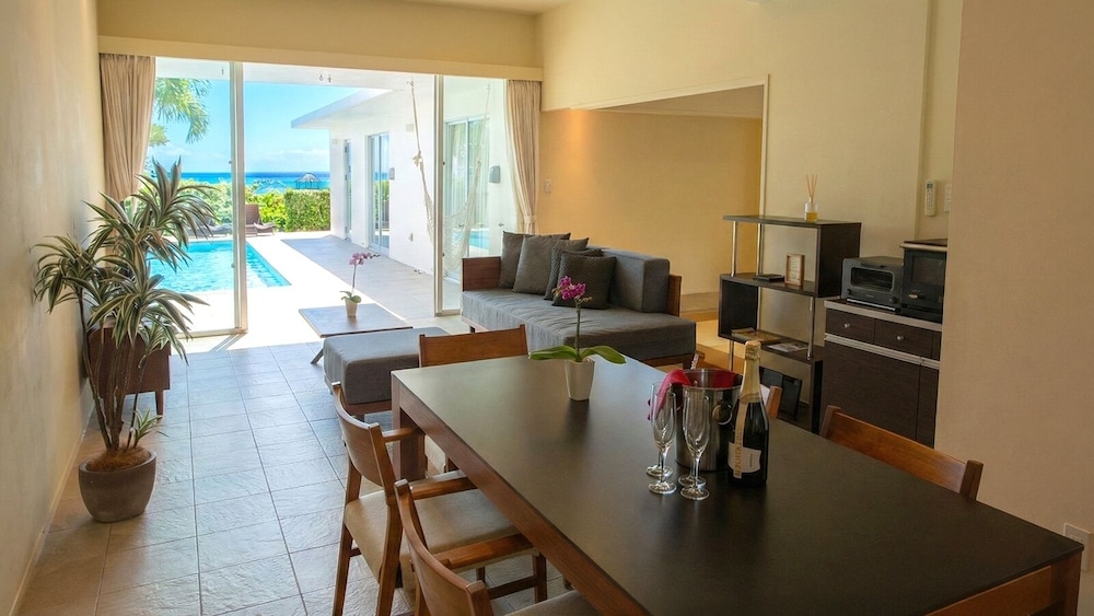 ヴィラ 2 ベッドルーム プライベートプール オーシャンビュー | フェリスヴィラスイート 宮古島 上野